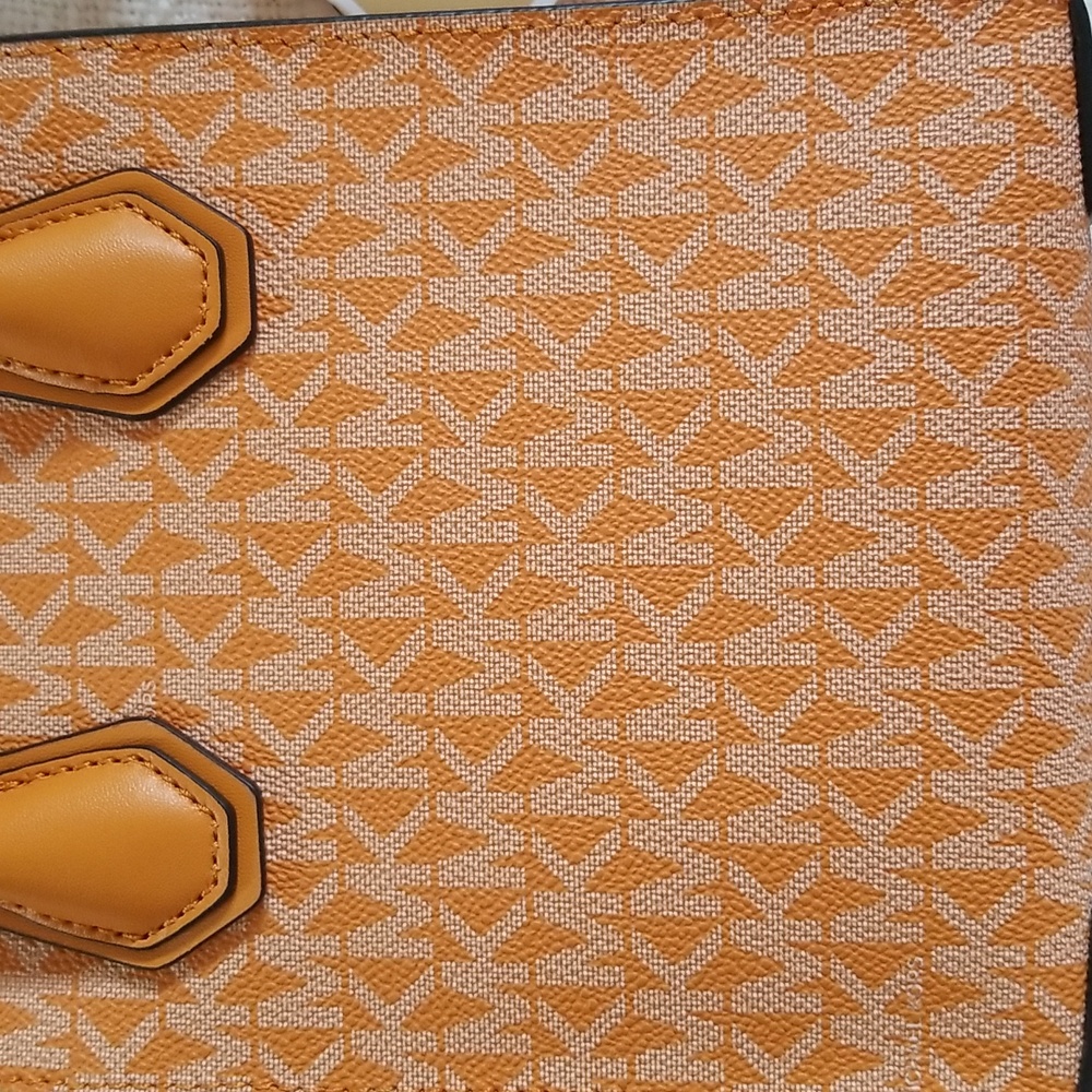 NWT Baby Michael Kors XS Shopper Crossbody - Picture 4 of 4